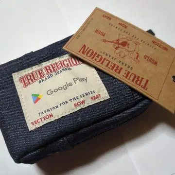 TRUE RELIGION Google Play 파우치