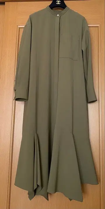 어도어 ADORE 컴팩트 2WAY 원피스 38 카키 58300엔