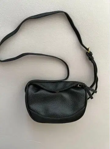 DROBE 롱 스트랩 랩 백