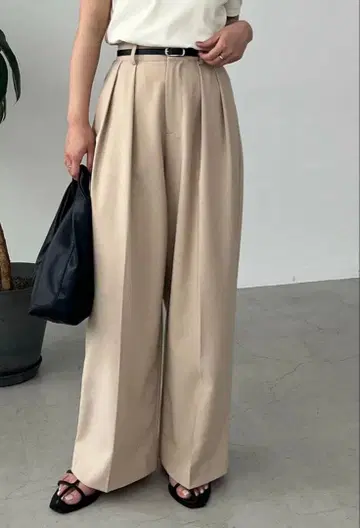 [ CAPRICIEUX LE'MAGE ] 2턱 와이드 팬츠 베이지
