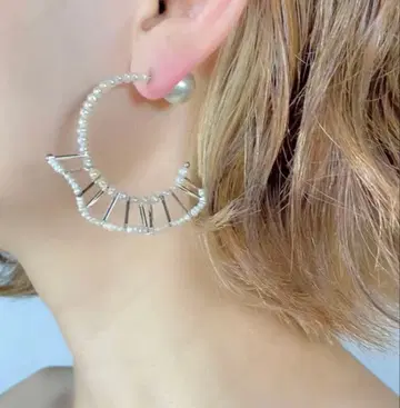 컨디션 최상 C.A.D. Tokyo 프릴 귀걸이 펄 실버