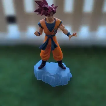 드래곤볼 슈퍼 사이어인 갓 손오공 피규어