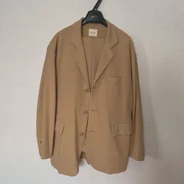 [ 상하의 세트 ] 칼 헬무트의 베이지 캐주얼 수트