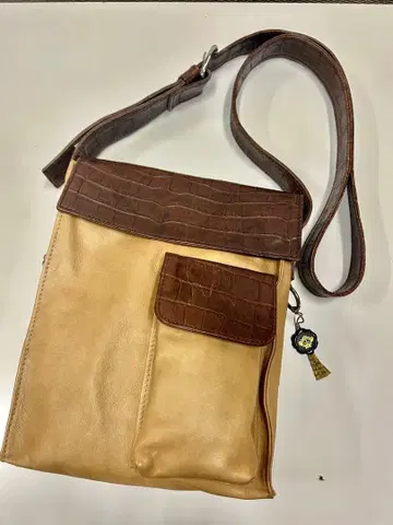 오로비안코 가죽 악어 엠보싱