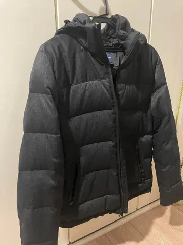 Gap 블랙 다운 자켓