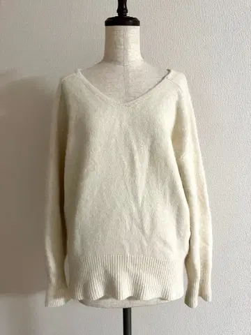 리브 드와 [부드러운 착용감] 헤어리 래글런 V넥 니트