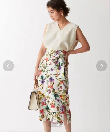 꽃무늬 벨트 스커트