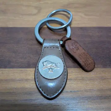 ILBISONTE 일비종떼 가죽 베이지 키링