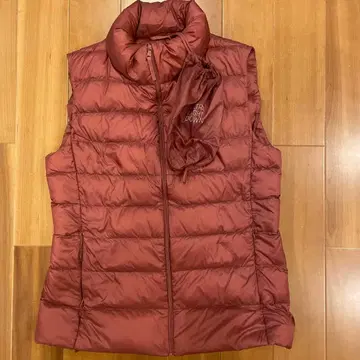 유니클로 울트라 라이트 다운 베스트 여성 사이즈 L