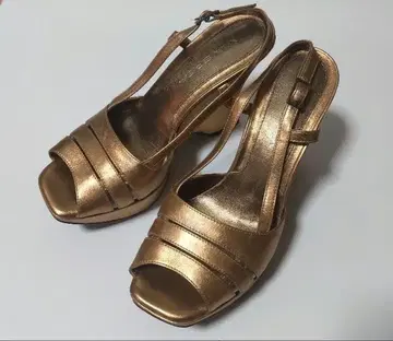 VIA SPIGA 골드 웨지힐 샌들 새상품급