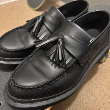 닥터마틴 ADRIAN 태슬 로퍼