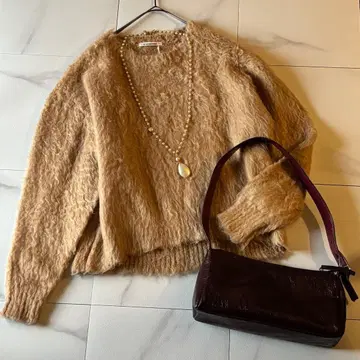 새상품 택 포함 le .court blanc 부클레 니트 카멜