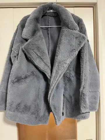 그레이 인조 모피 무스탕 코트