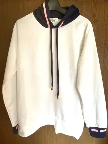 마후마후의 정장 후드티