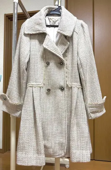 화이트 트위드 더블 브레스트 롱 코트