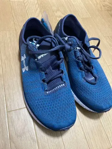 언더아머 스니커즈 25