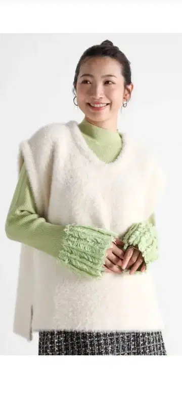 Vin 아이보리 V넥 베스트 9호