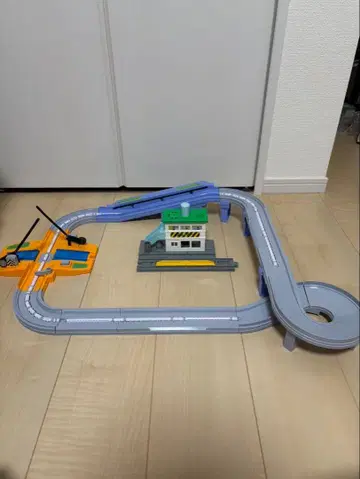 스위스이 로드 역 & 건널목 세트