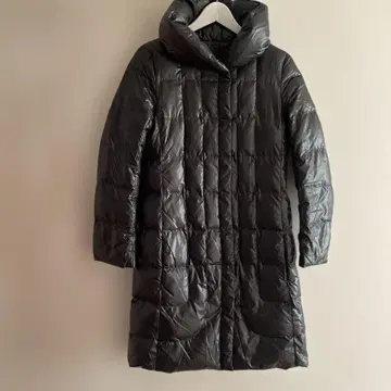 블랙 다운 자켓 후드 부착