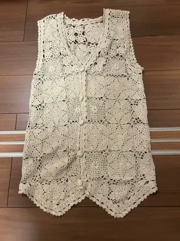 크로셰 뜨개질 베이지 니트 베스트
