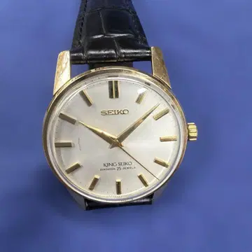 킹세이코 25석 수동 와인딩 새상품급 기계도 깨끗합니다