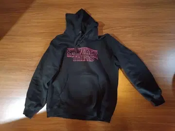 Stranger Things 블랙 후드티