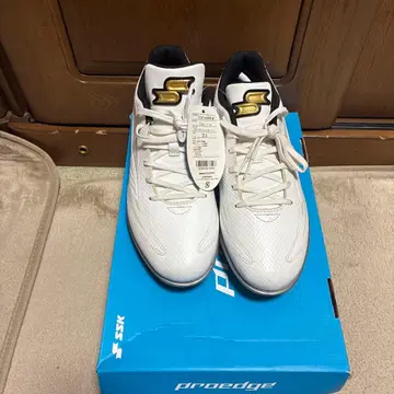 SSK proedge 화이트 스파이크 수납 봉투 포함