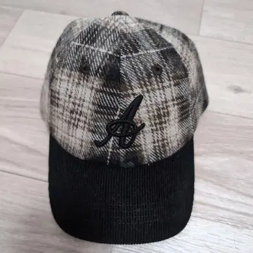JEANASIS 체크 무늬 캡 야구 모자