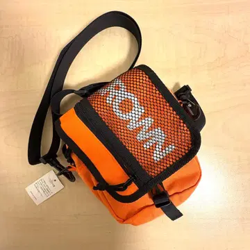 오렌지 메쉬 숄더백