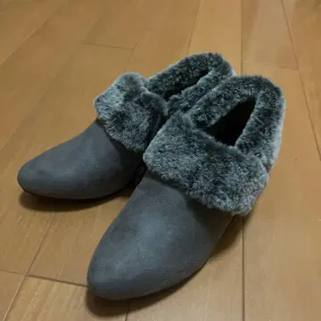 CLOSSHI 그레이 퍼 앵클부츠