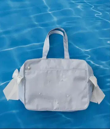 메종 드 플뢰르 씨쉘 프린트 칼리온 백 보스턴 백 스카이블루