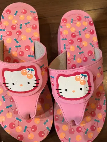 헬로키티 핑크 비치 샌들