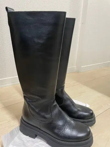 블랙 가죽 롱 부츠