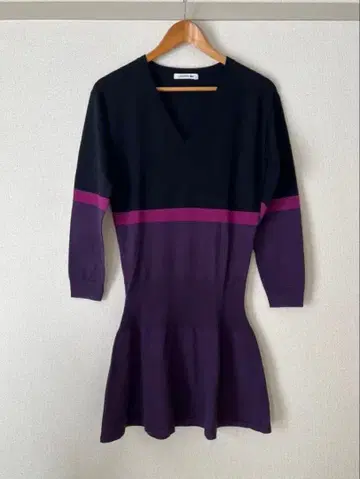 LACOSTE V넥 니트 원피스