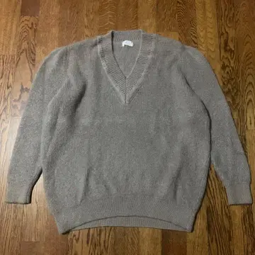 베이지 V넥 니트 스웨터 긴팔 슈퍼 키드 모헤어