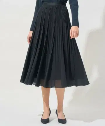 현행 모델 택 Eternal Line 2025 시어 도비 플리츠 스커트