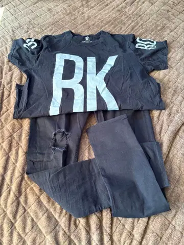 팬츠와 T셔츠 세트