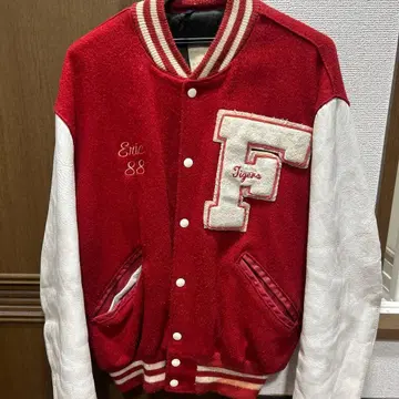 DeLONG 빨흰 바시티 자켓 44 사이즈