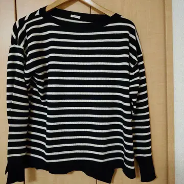 DRESSTIERIOR 보더 무늬 긴팔 니트