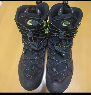 MONTURA SUPERVERTIGO GTX UK8 ( 26.5cm )