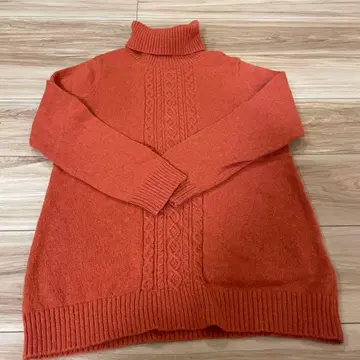 INSIST 오렌지 터틀넥 니트 프리 사이즈