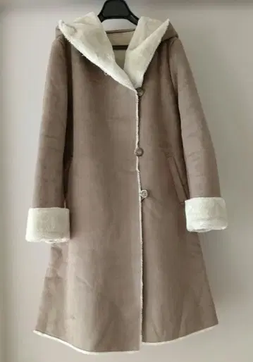 에코 무스탕 후드 코트