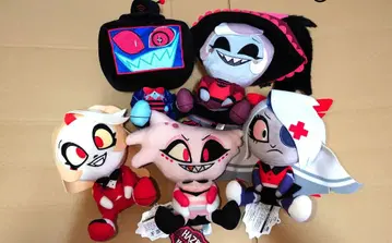 해즈빈 호텔에 어서 오세요 앉은 봉제 인형 라운드 원 한정판