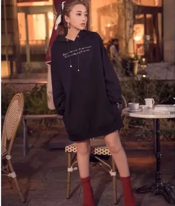 [ 미사용 새상품 ] 에이미 이스트 월 후드티 블랙