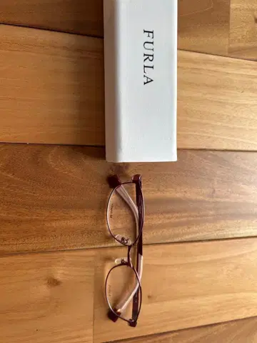 FURLA 와인 레드 안경 케이스 포함