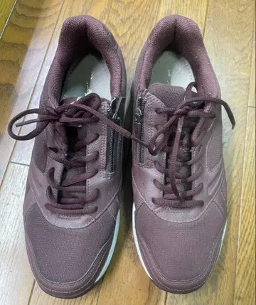 Mizuno 다크 레드 스니커즈 지퍼 포함