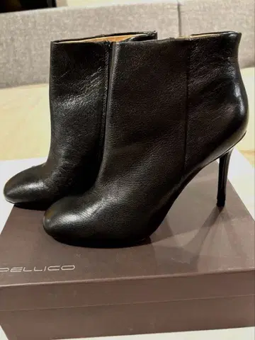 PELLICO 블랙 가죽 하이힐 부츠 24cm