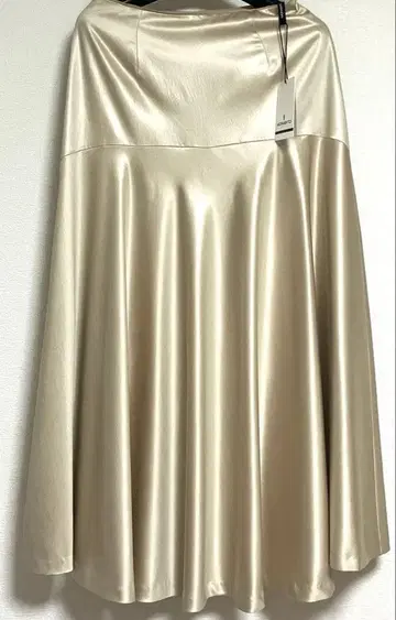 프랑스 고급 노포 브랜드 모라비토 플레어 스커트 베이지 컬러