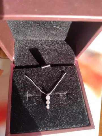 다이아몬드 목걸이