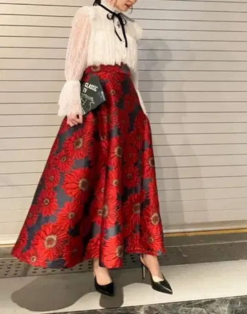 오블리 사이드 볼륨 스커트